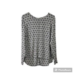 H&M White Black Geometric Floral Pattern Button Back LS Hi Low Blouse Size 10